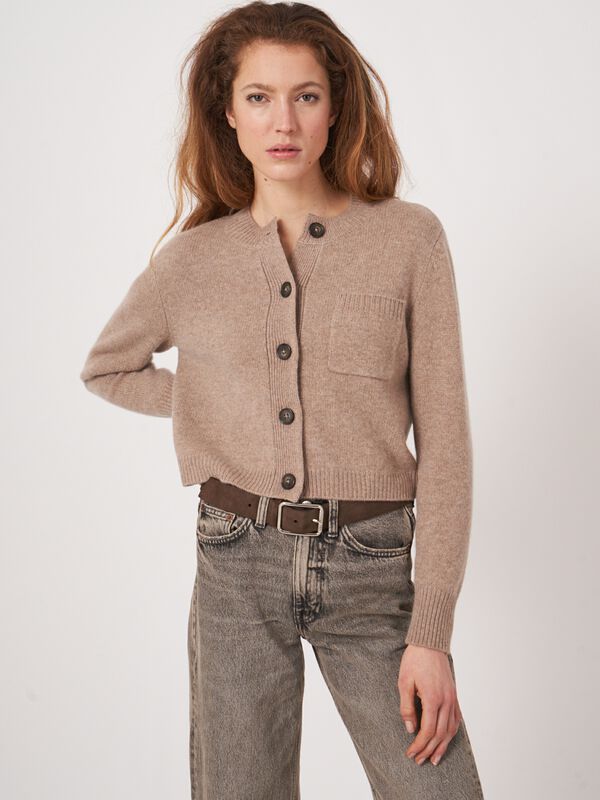 Korte grofgebreid cashmere cardigan image number 1