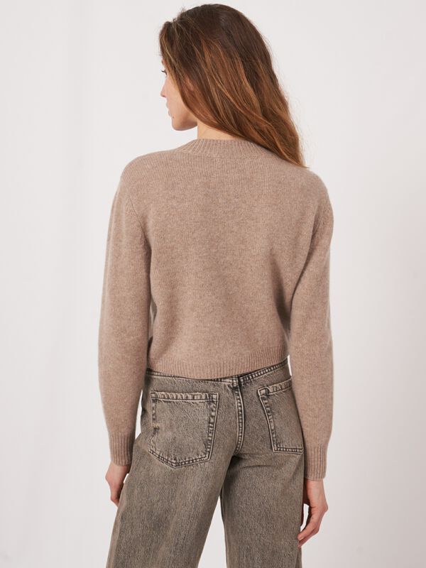 Korte grofgebreid cashmere cardigan image number 2