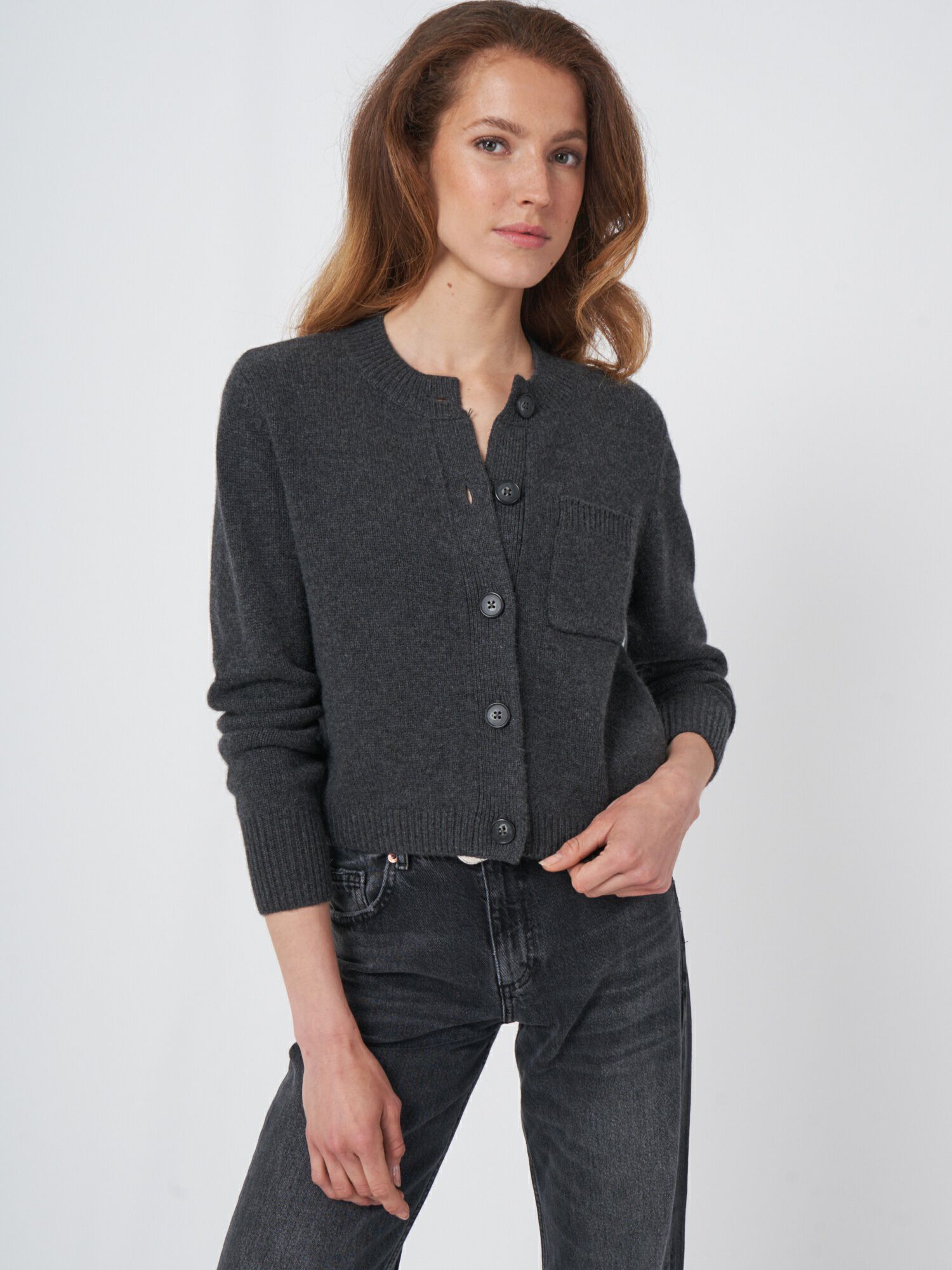 Korte grofgebreid cashmere cardigan