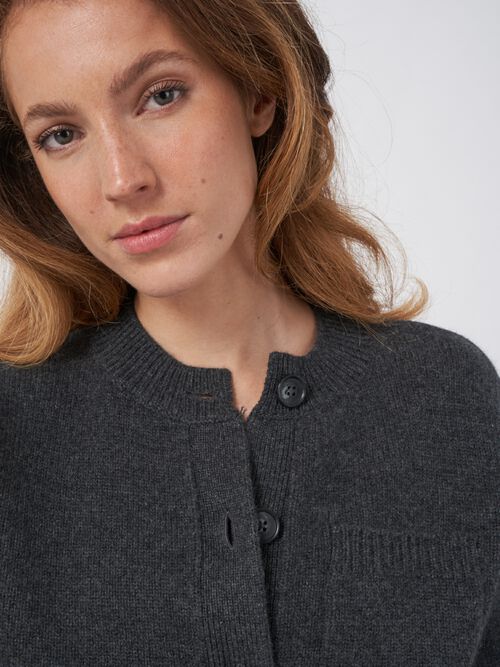 Korte grofgebreid cashmere cardigan