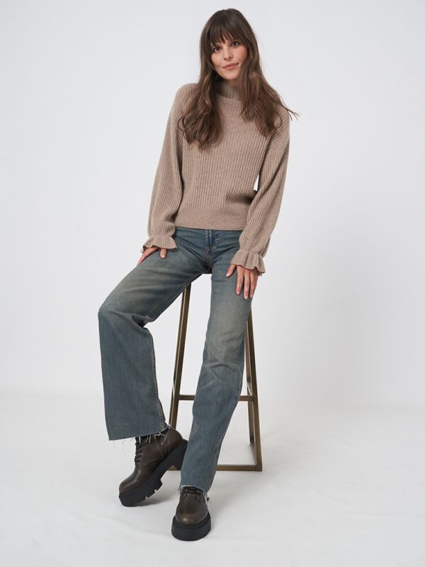 Cashmere rib nit sweater with ruffled sleeves image number 6