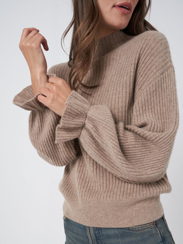 Cashmere rib nit sweater with ruffled sleeves image number 1