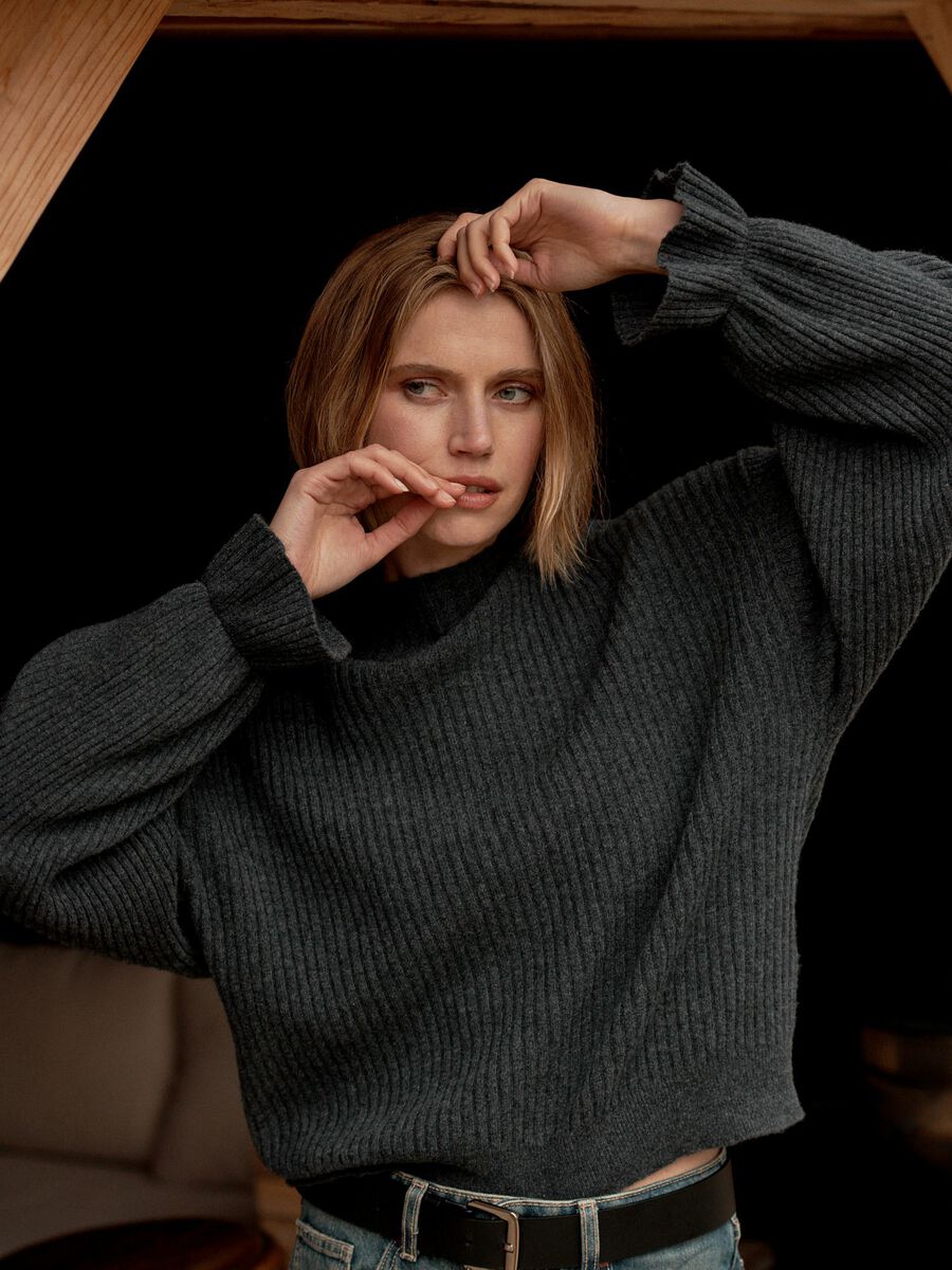 Cashmere rib nit sweater with ruffled sleeves image number 0