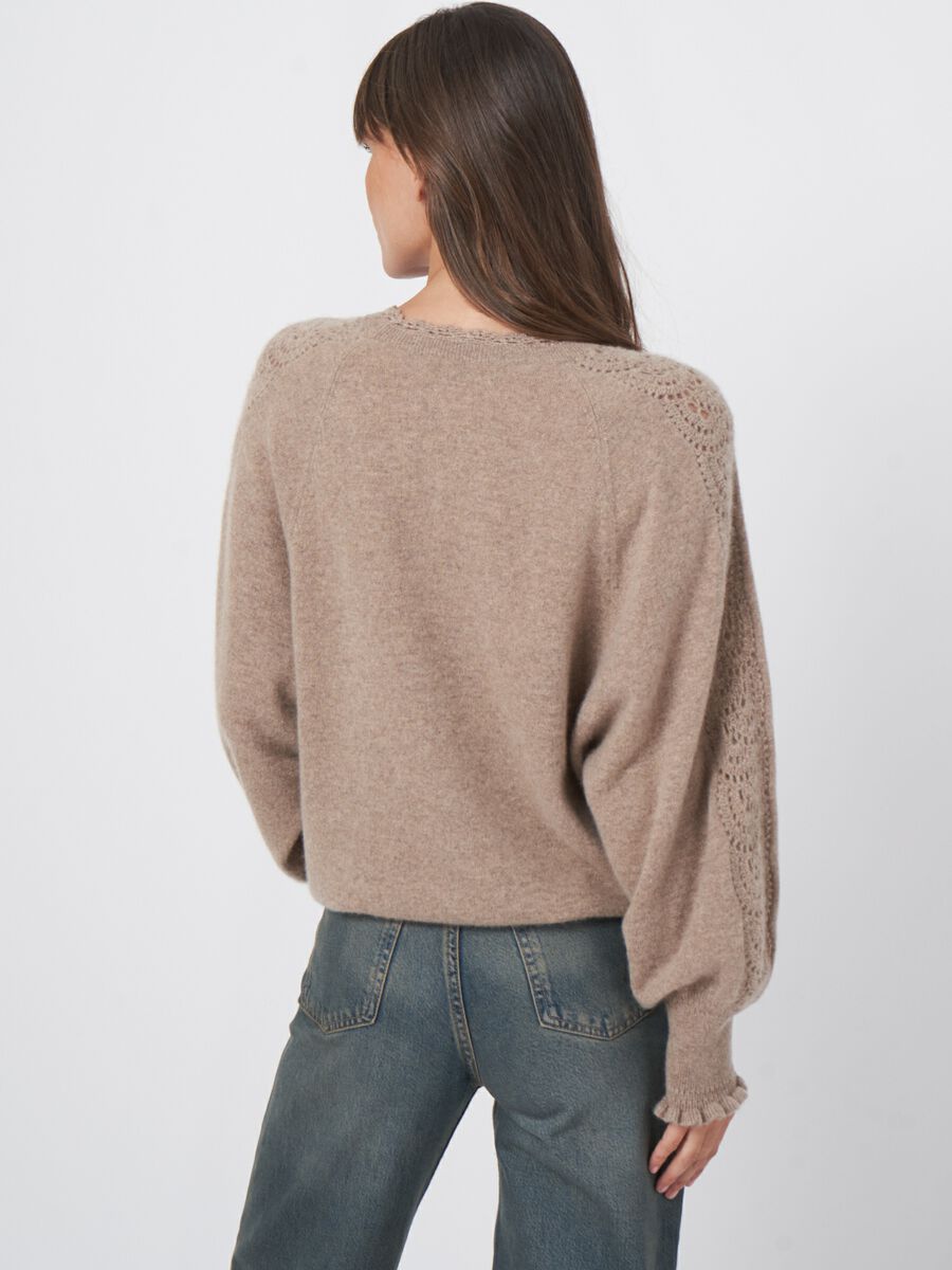 Pull en cachemire avec détails en crochet image number 4