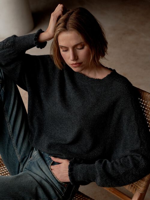 Kaschmirpullover mit Häkeldetails