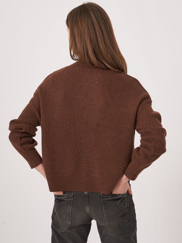 Cropped rib knit cashmere sweater image number 2