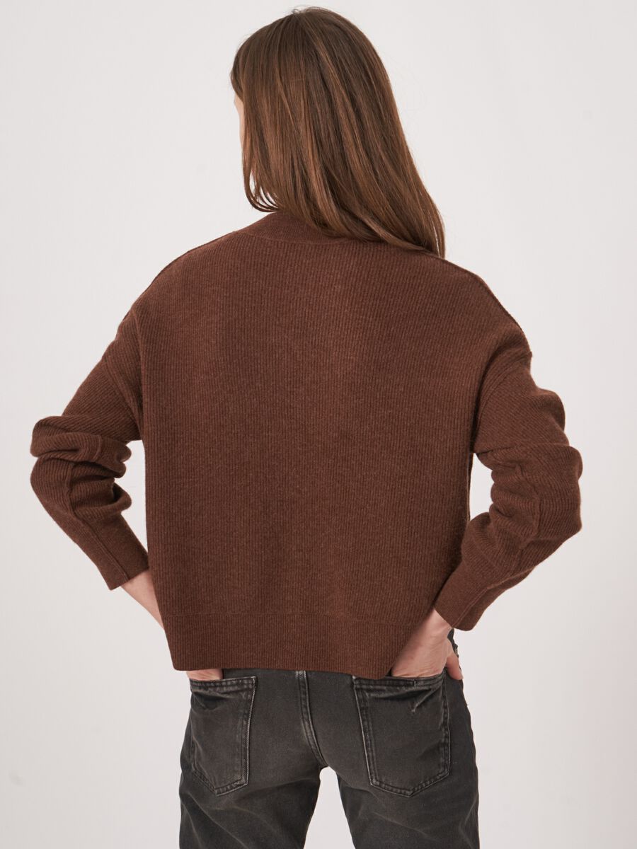 Cropped rib knit cashmere sweater image number 2