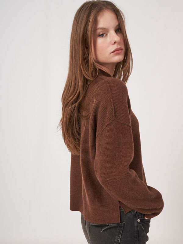 Cropped rib knit cashmere sweater image number 3