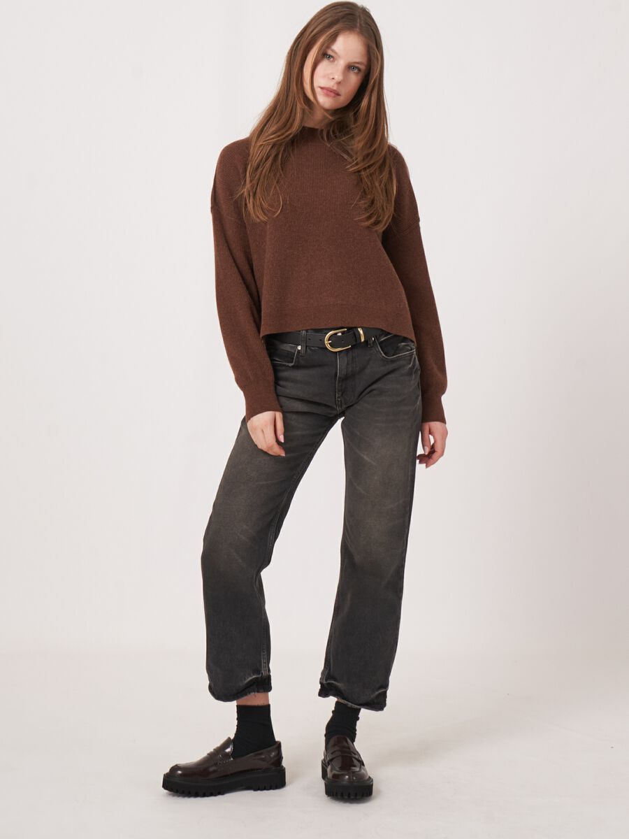 Cropped rib knit cashmere sweater image number 5