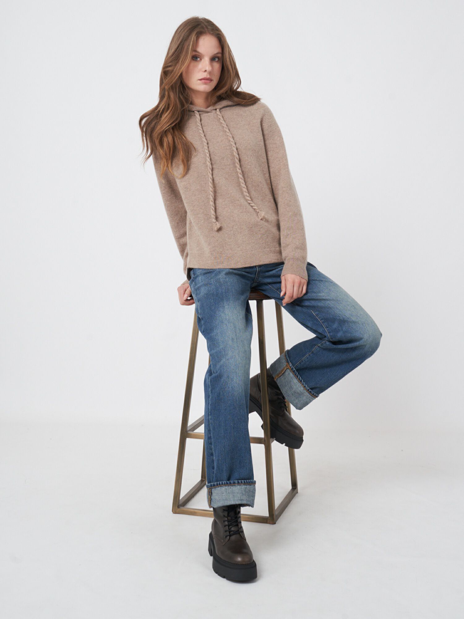 Cashmere hoodie met trekkoord met gedraaid detail