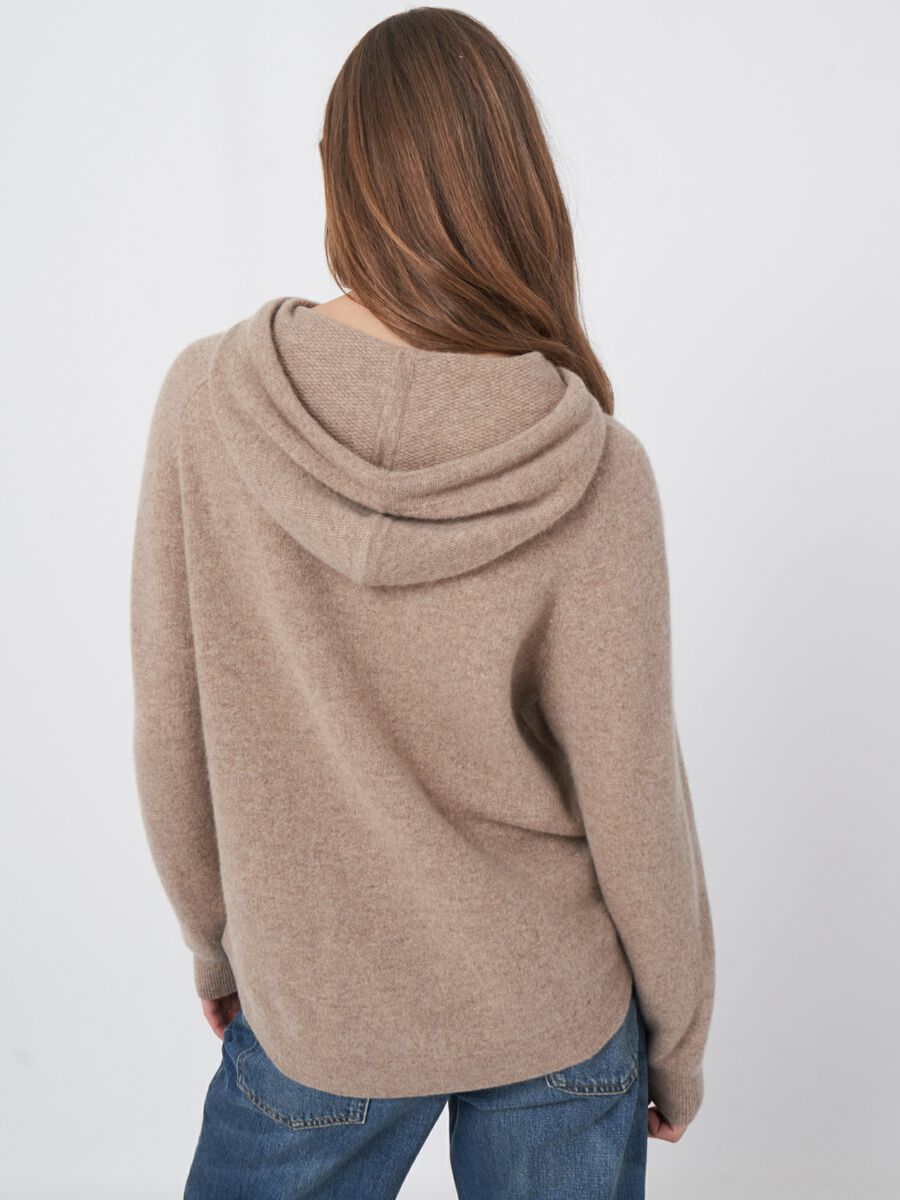 Cashmere hoodie met trekkoord met gedraaid detail image number 2