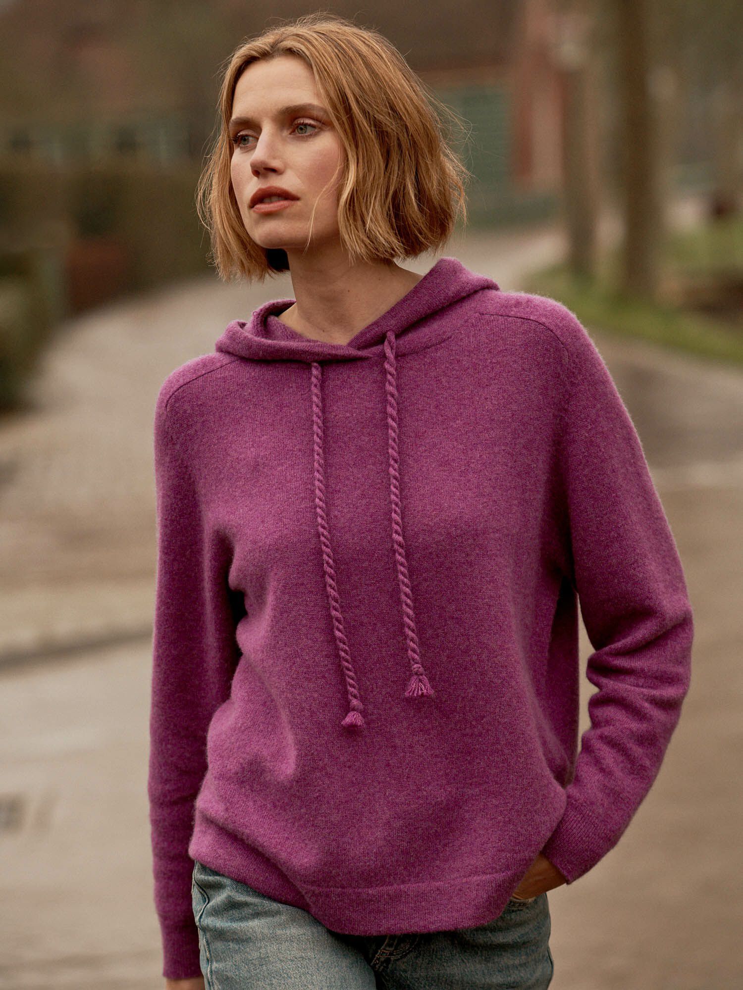 Cashmere hoodie met trekkoord met gedraaid detail