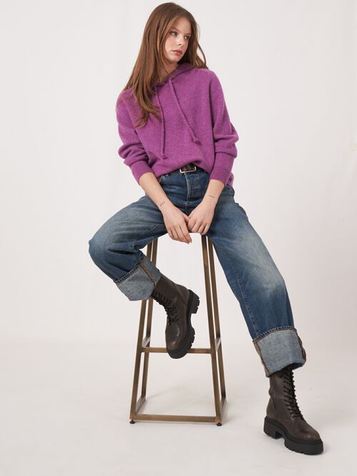 Kaschmir-Kapuzenpullover mit Kordelzug Detail