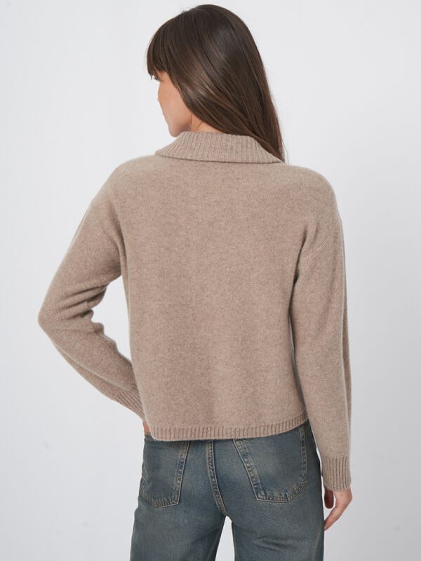 Cardigan en cachemire avec col polo image number 3