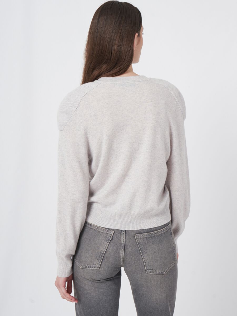 Cashmere vest met knopen en schouderdetail image number 3