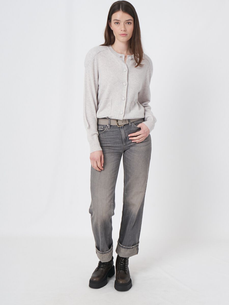 Cashmere vest met knopen en schouderdetail image number 4