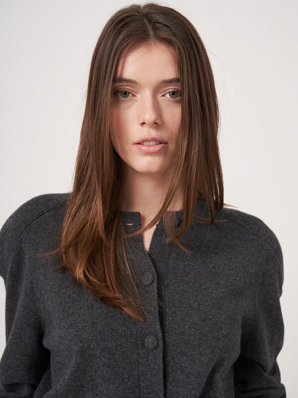 Cashmere vest met knopen en schouderdetail image number 3