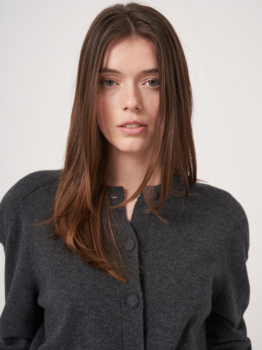 Buttoned cashmere cardigan with shoulder detail image number 3