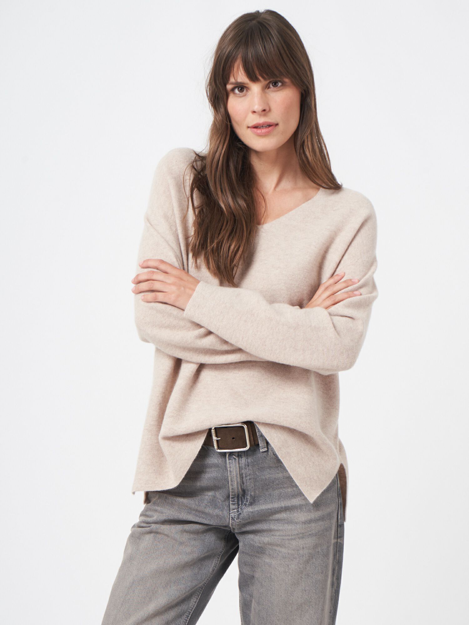 REPEAT cashmere Naadloos gebreide cashmere trui met V-hals