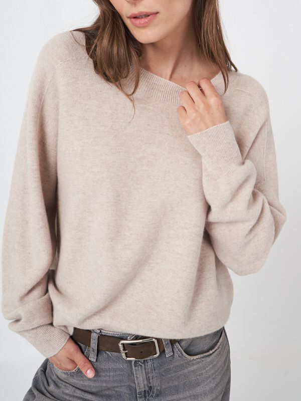 Naadloos gebreide ronde hals cashmere trui image number 1