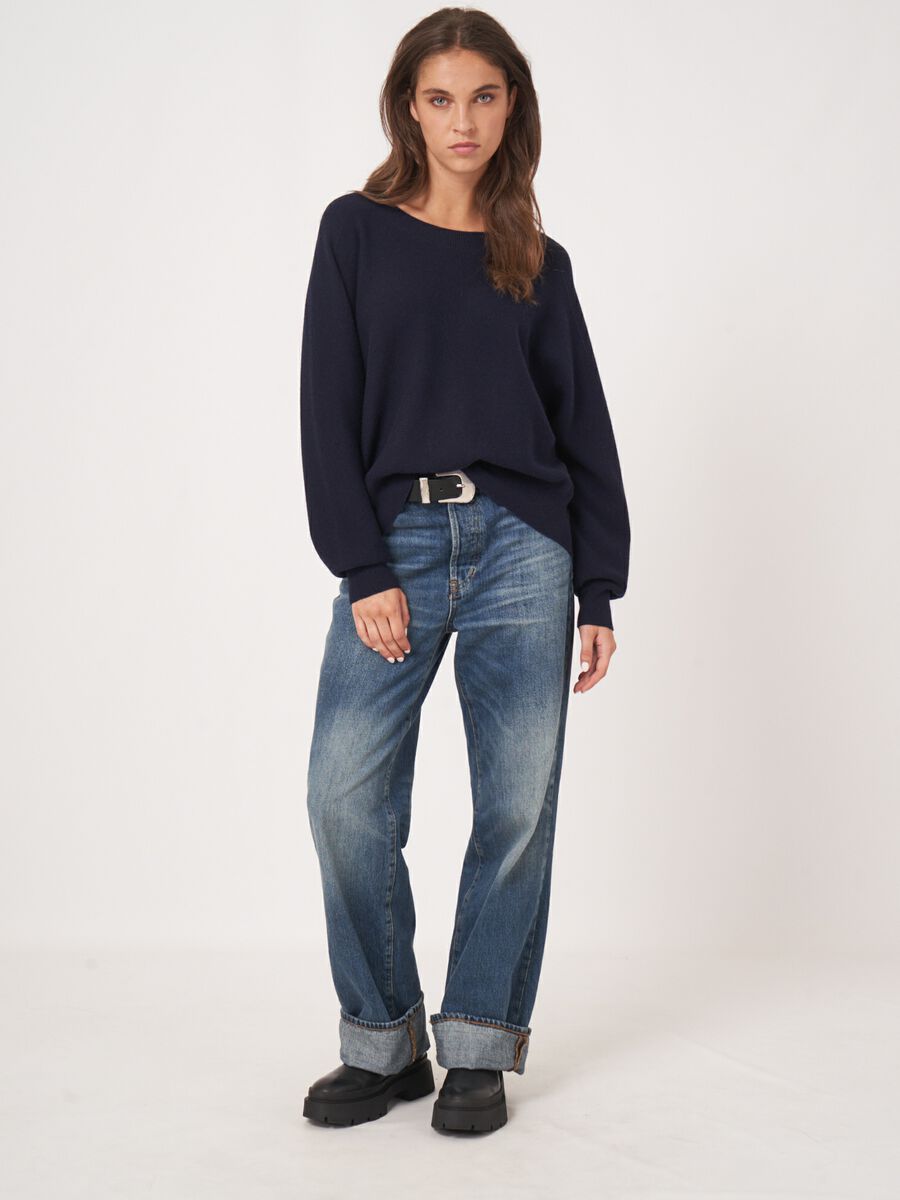 Nahtloser gestrickter Rundhals-Pullover aus Bio-Kaschmir image number 4