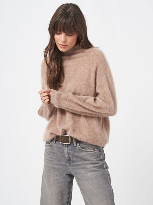 Trui van geborsteld cashmere met opstaande kraag