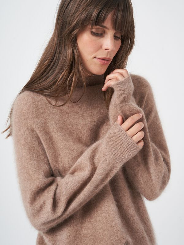 Stehkragen-Pullover aus gebürstetem Kaschmir image number 3