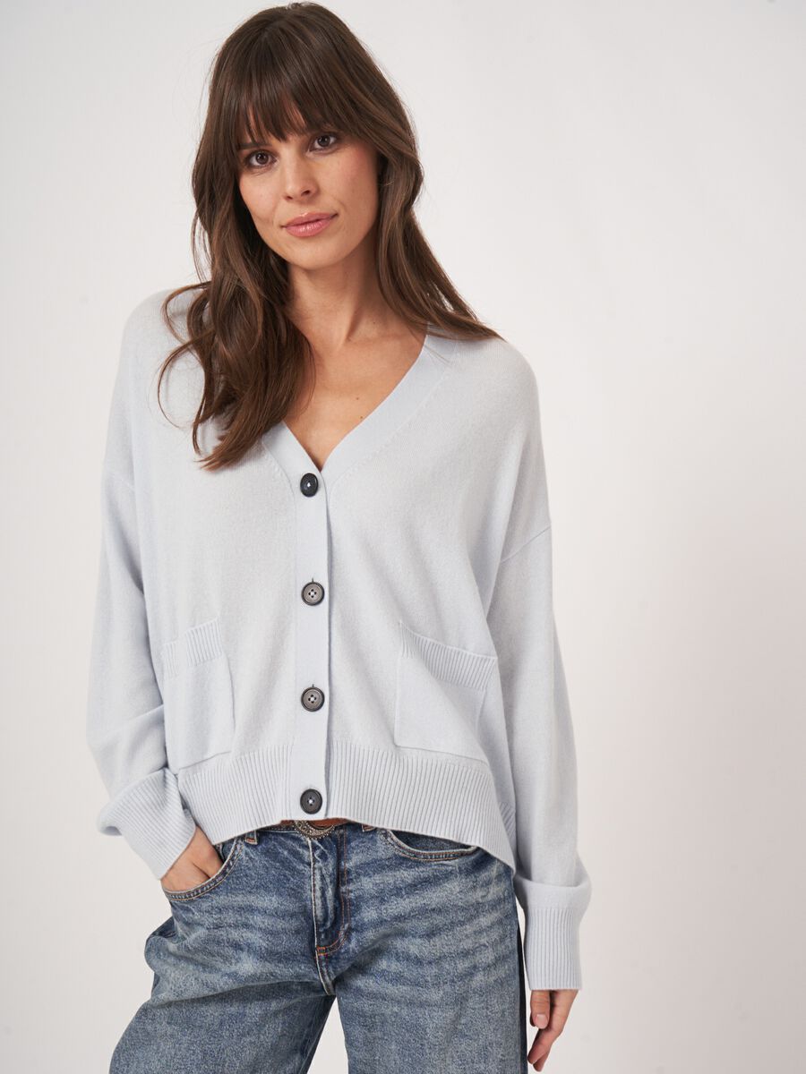Wijd cashmere vest met V-hals en zakken image number 0