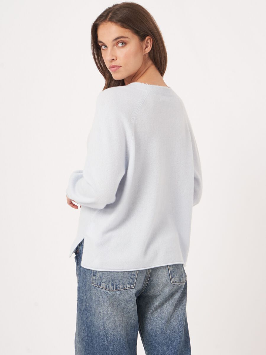 V-neck cashmere cardigan with balloon sleeves image number 4