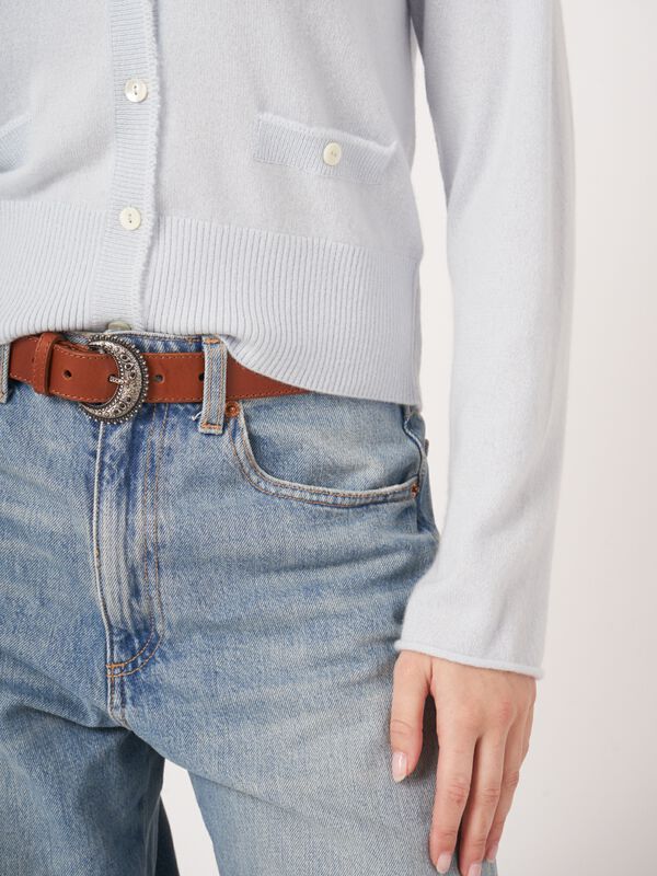 Ronde hals cashmere vest met knopen image number 2