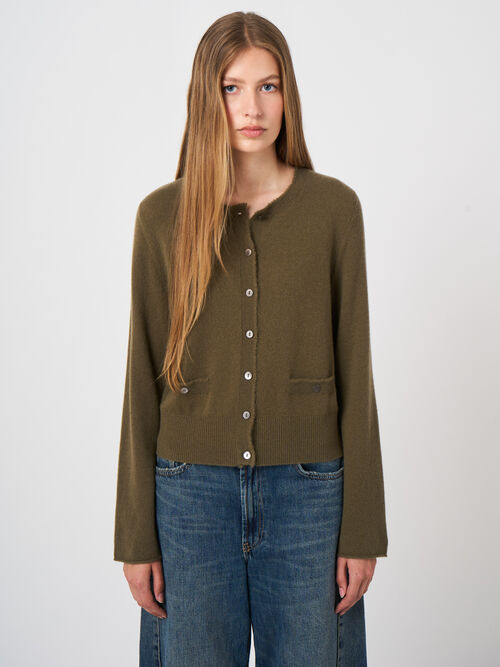 Kurze Kaschmir-Strickjacke mit Fransen