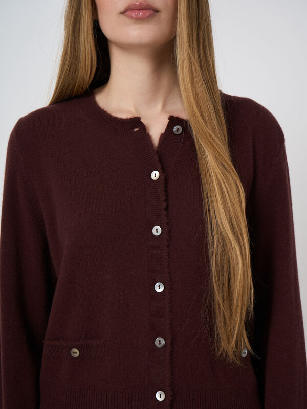 Kurze Kaschmir-Strickjacke mit Fransen image number 2