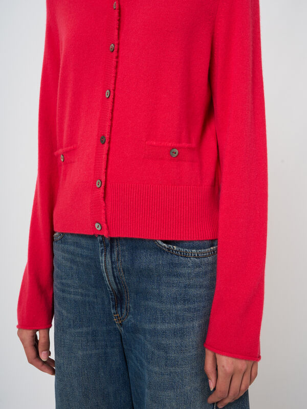 Kurze Kaschmir-Strickjacke mit Fransen image number 2