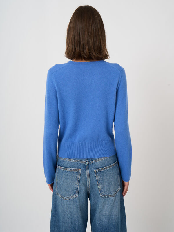 Kurze Kaschmir-Strickjacke mit Fransen image number 4