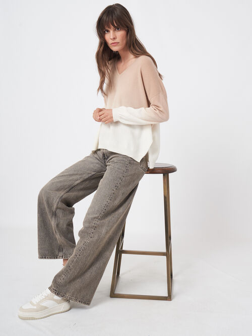 Dip-Dye-Kaschmir-Pullover mit V-Ausschnitt