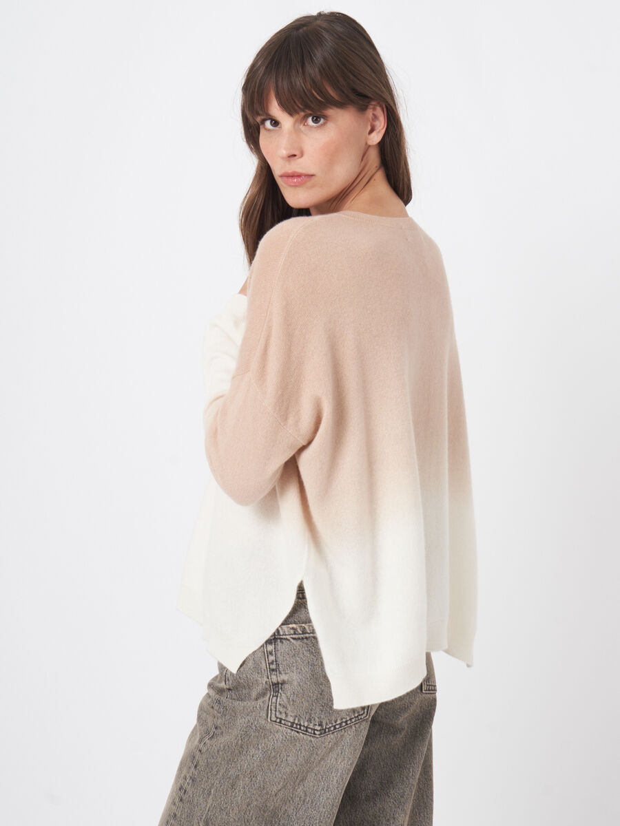 Dip-dye cashmere sweater with V-neck  image number 4