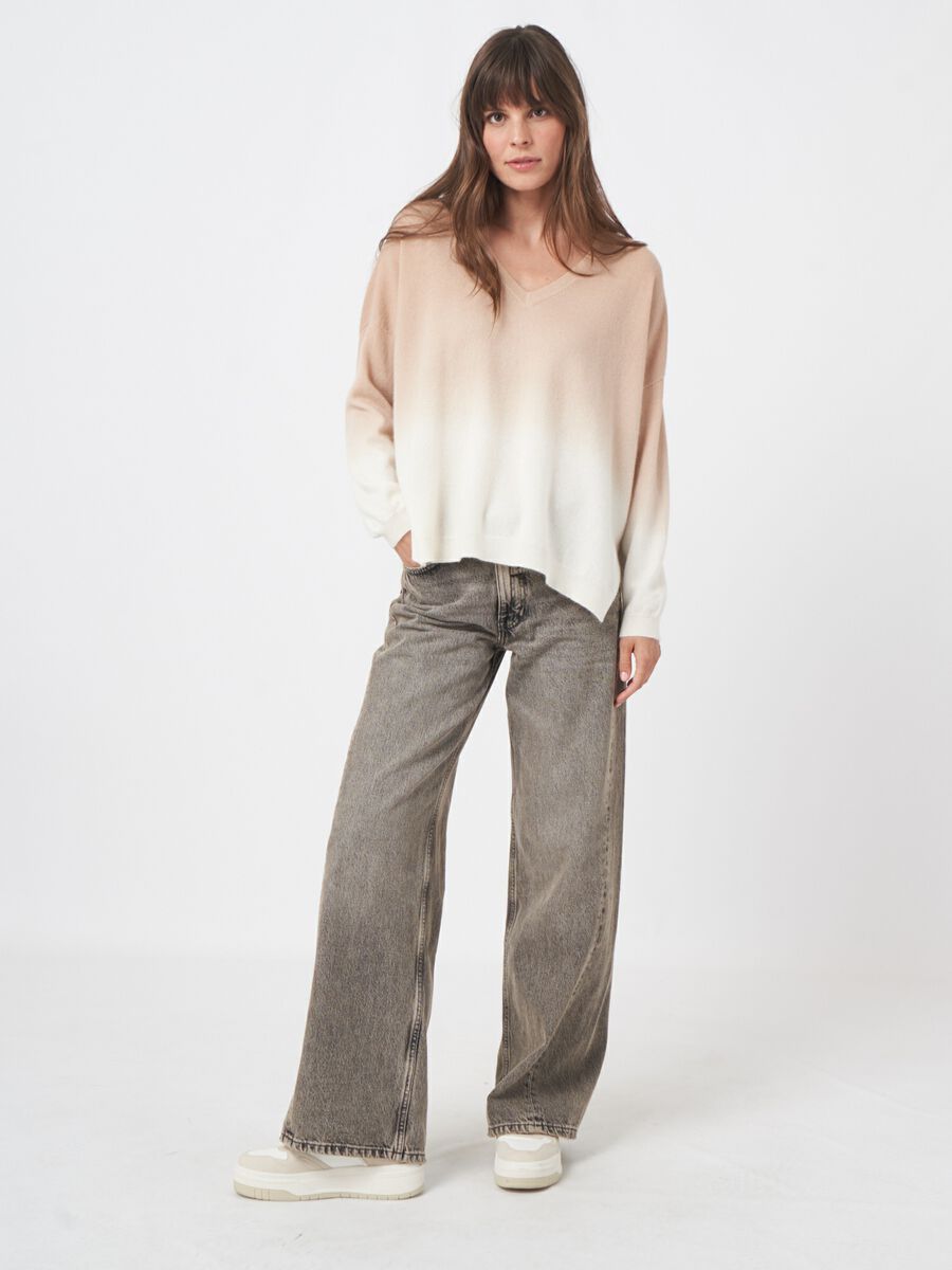 Dip-dye cashmere trui met V-hals image number 5
