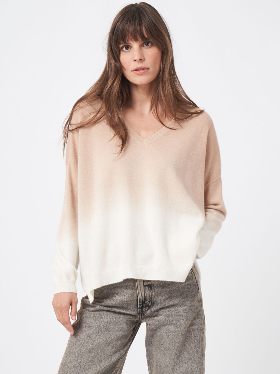 Dip-dye cashmere sweater with V-neck  image number 6