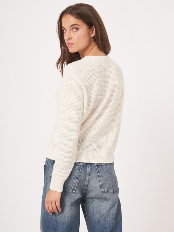 Cardigan texturé en cachemire avec boutons-pression image number 5