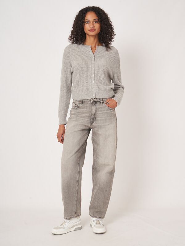 Texturierte Kaschmir-Strickjacke mit Druckknöpfen image number 6