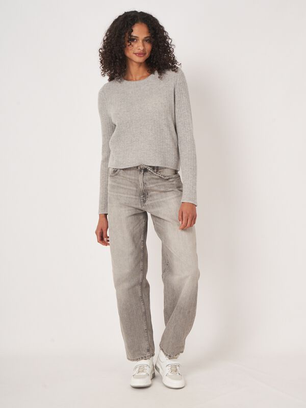 Cashmere trui met textuur en ronde hals image number 5