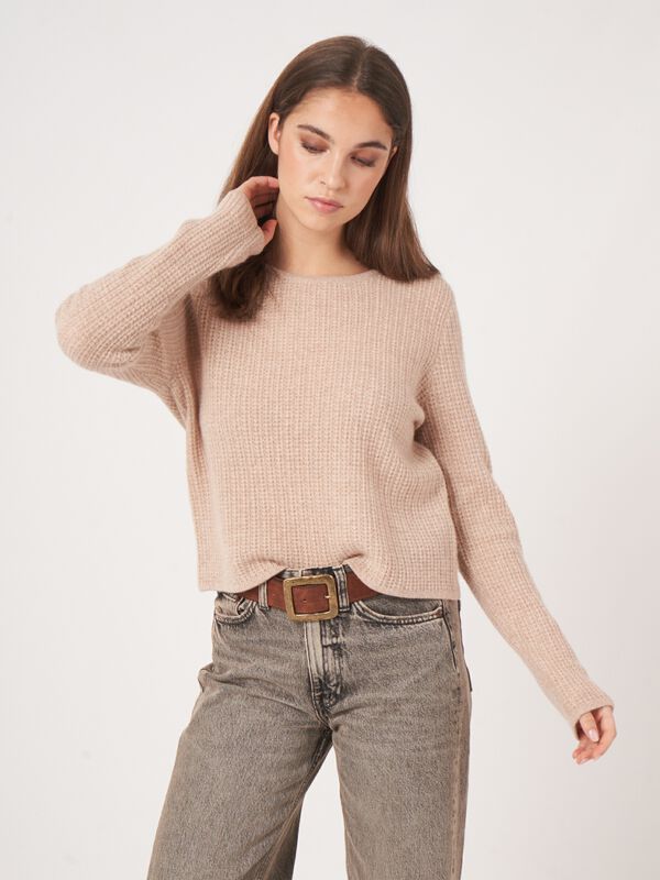 Textured round cashmere sweater image number 1