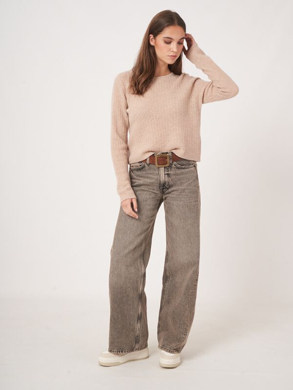 Textured round cashmere sweater image number 7