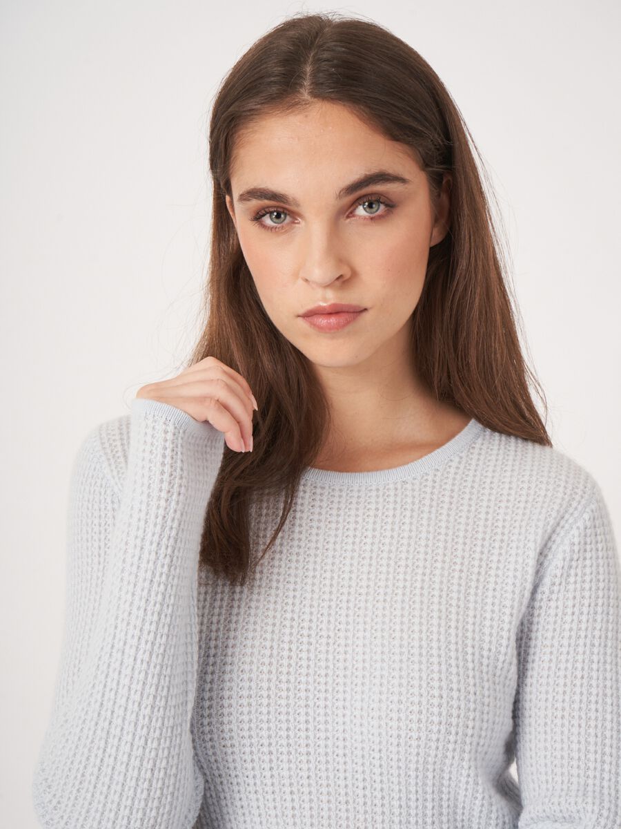 Cashmere trui met textuur en ronde hals image number 4