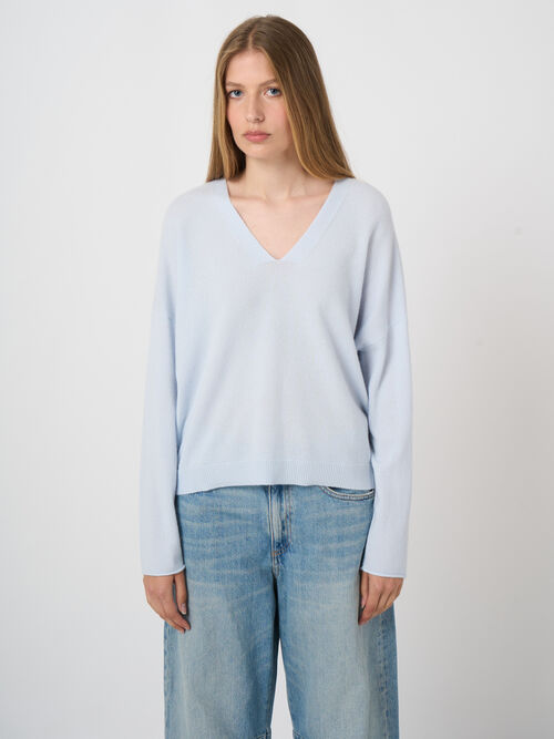Loose fit cashmere V-neck sweater