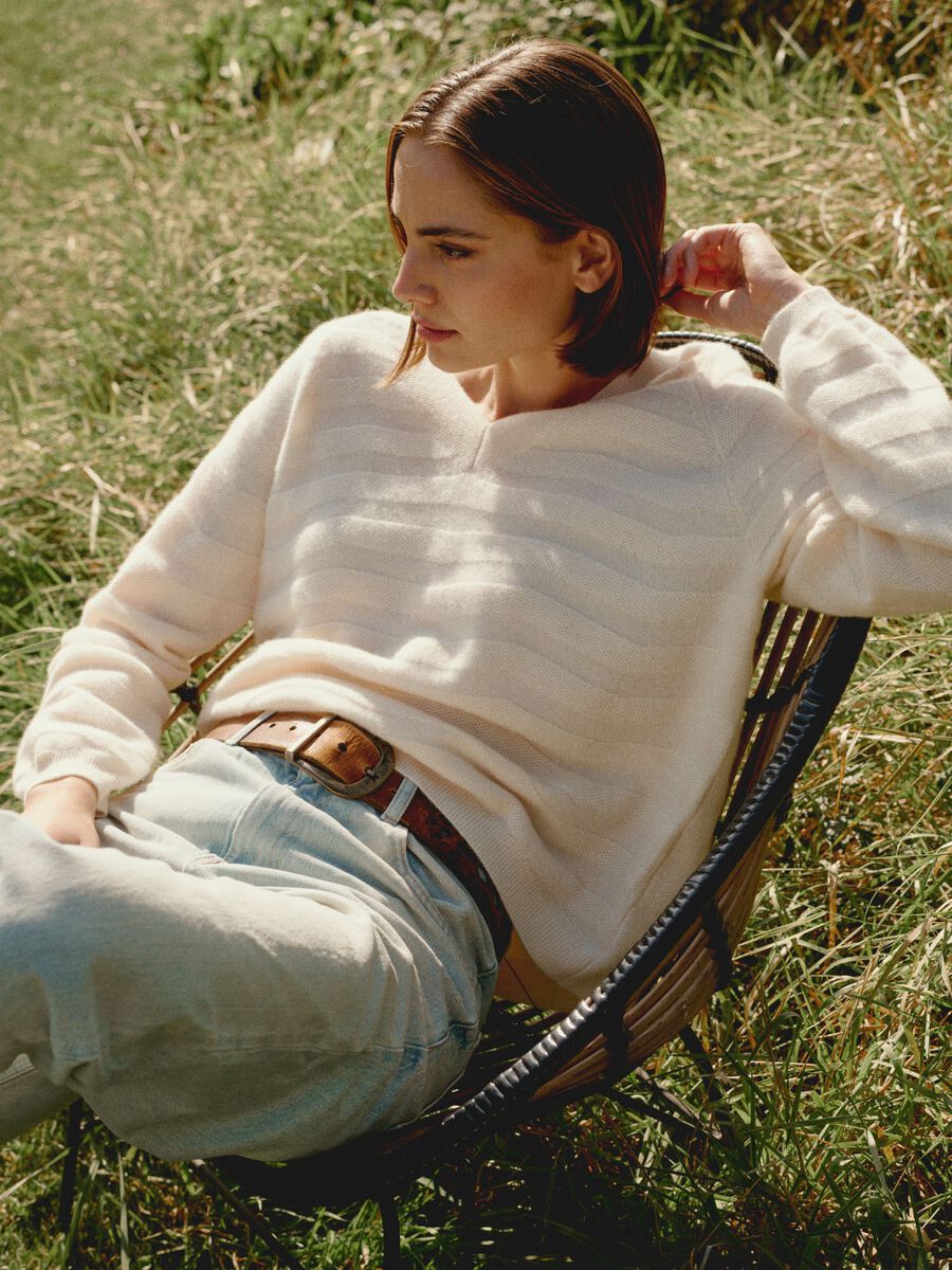V-neck cashmere sweater with textured wavy stripes image number 0