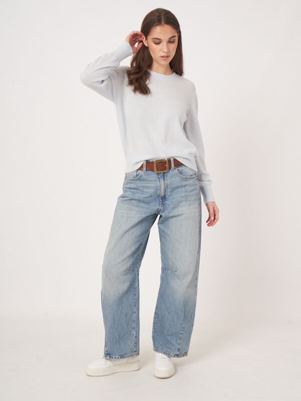 Ronde hals cashmere trui met schouderdetail image number 5