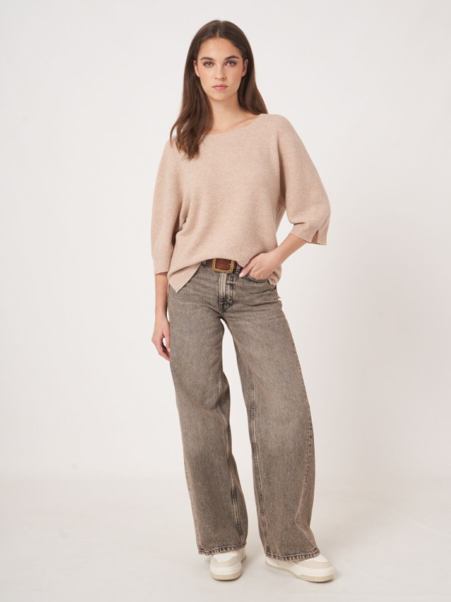 Cashmere fijngebreide trui met wijde mouw en split opzij image number 6