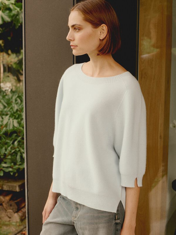 Pull cachemire en maille fine côtelée avec fentes image number 0