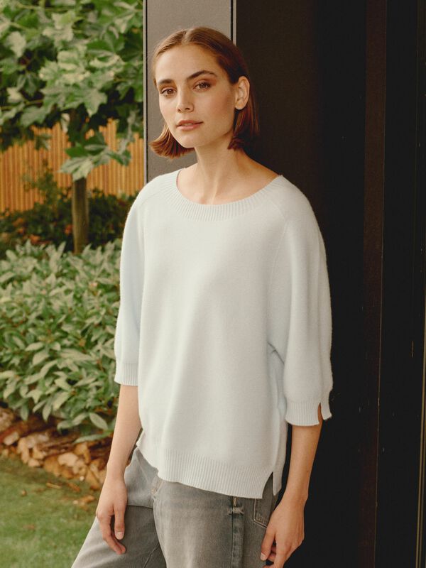 Pull cachemire en maille fine côtelée avec fentes image number 2